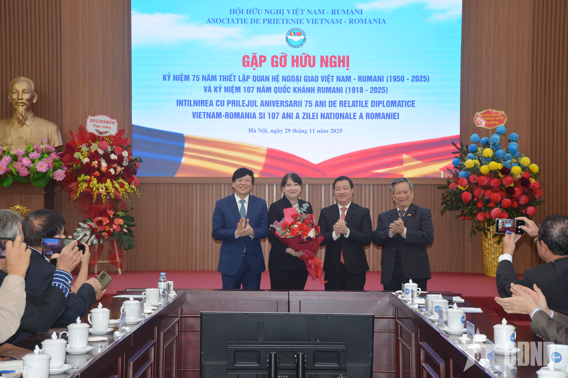 Củng cố tình hữu nghị Việt Nam-Romania